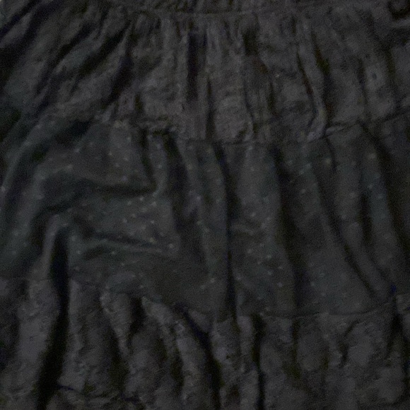 Shyanne Lace Overlay Skirt size Medium - Picture 2 of 7